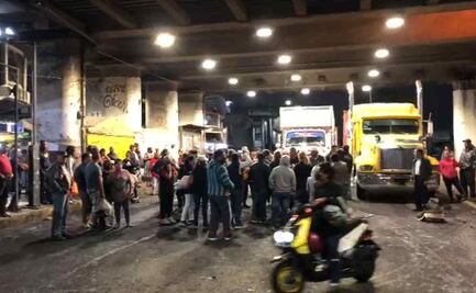 VIDEO: Continúa bloqueo por falta de agua en Avenida Central; suma 12 horas