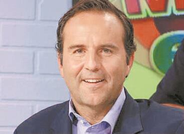 Defiende Esteban Arce a Serrano Limón