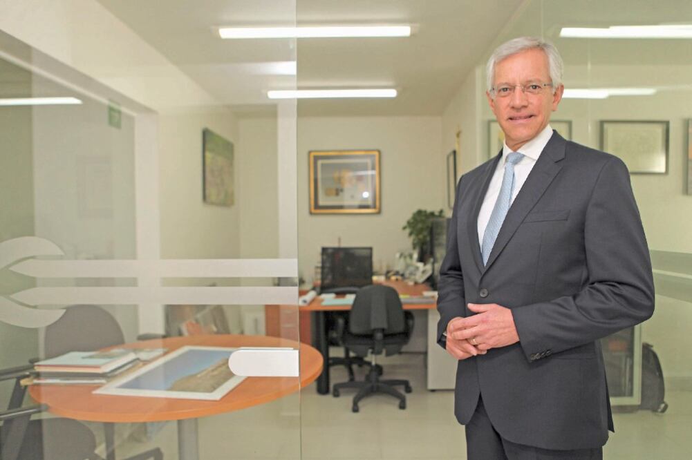 Luis Rebollar, director general de Chemours Company, asegura que la reforma energética traerá bonanza para su sector (LUCÍA GODÍNEZ. EL UNIVERSAL)