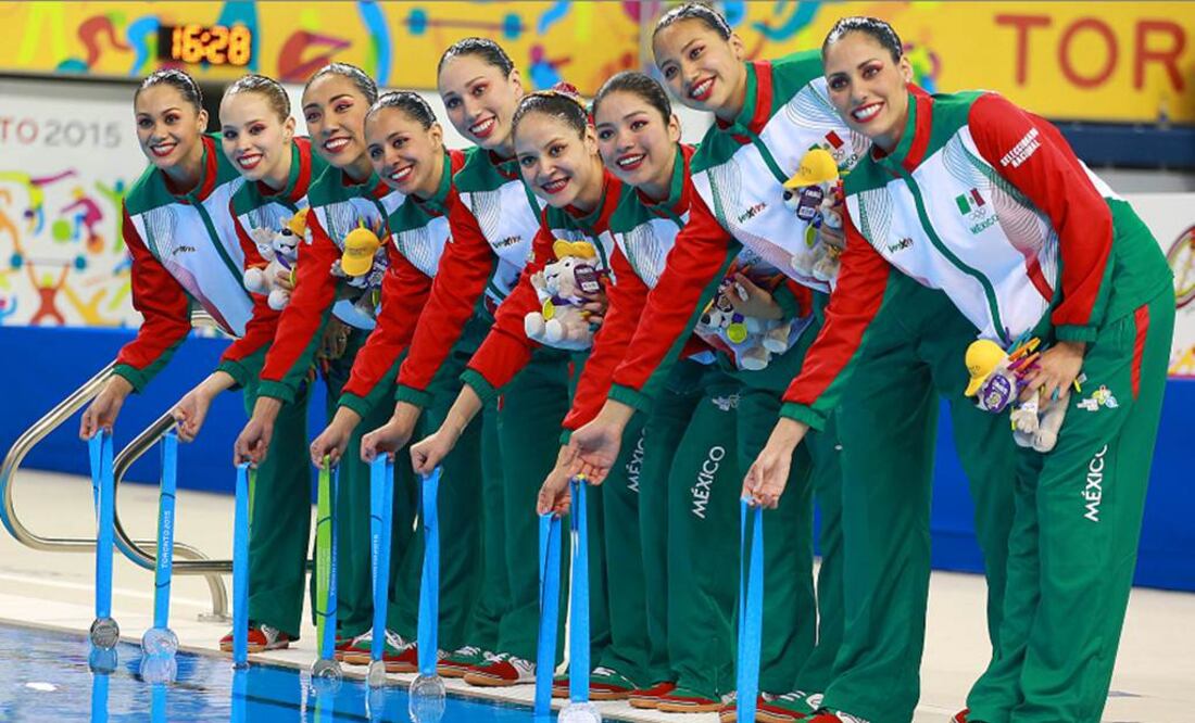 El equipo mexicano celebra su segundo lugar. Imago 7