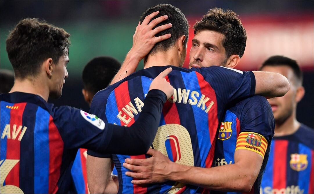 Sergi Roberto y Robert Lewandowski consiguieron las anotaciones culés. FOTO: AFP