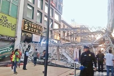 Andamio cae en el Centro; hay un lesionado