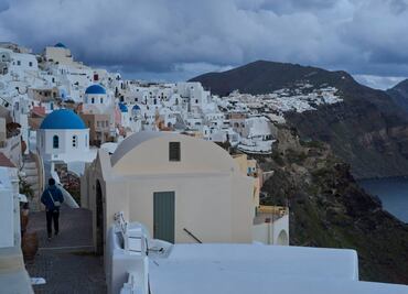 Terror en Santorini: van 14 mil temblores en 2 semanas; declaran emergencia en otra isla griega