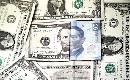 Superpeso se deprecia; precio del dólar abre en 17.61 pesos al mayoreo este jueves