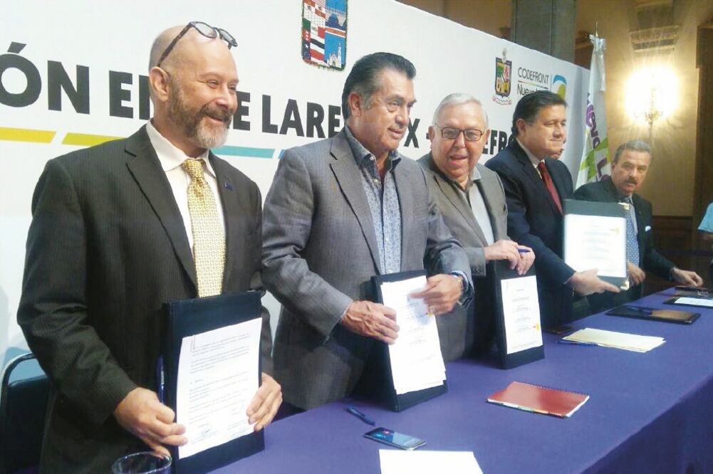 El gobernador de Nuevo León, Jaime Rodríguez (segundo de izq. a der.), expresó que “los diputados dicen cualquier cosa”, al negar que Édgar Veytia lo haya financiado. (IMAGEN TOMADA DE TWITTER)