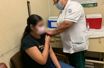 Vacunación de menores de 12 a 17 años se lleva sin contratiempos en Sinaloa: autoridades 