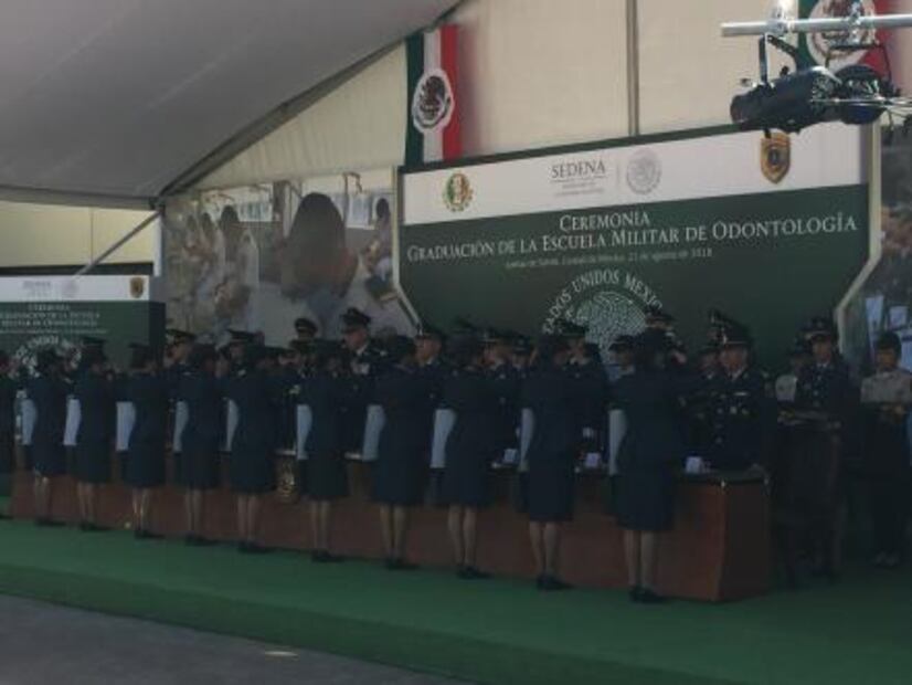 Se gradúan cirujanos dentistas de la Sedena