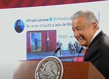 AMLO exhibe “pifia” de Alfredo Lecona sobre Madero y Martí; él periodista reacciona con foto de parodia