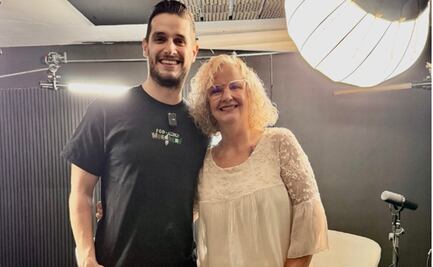 Le llueven críticas a la mamá de Gala Montes por aparecer junto a Adrián Marcelo: "un caballero", dice