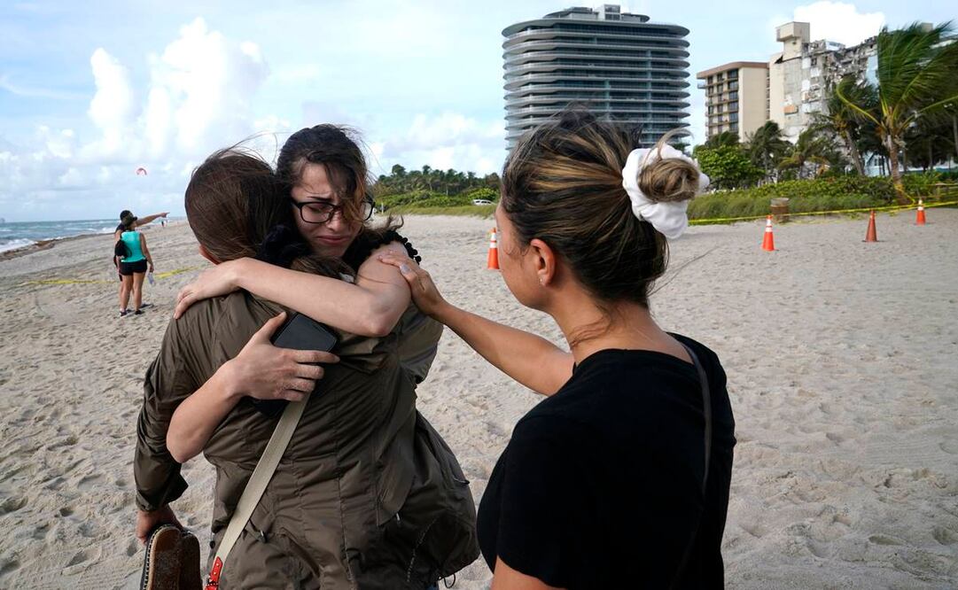 En total, 102 personas del edificio siniestrado han sido localizadas, según la alcaldesa de Miami-Dade. Foto: AP