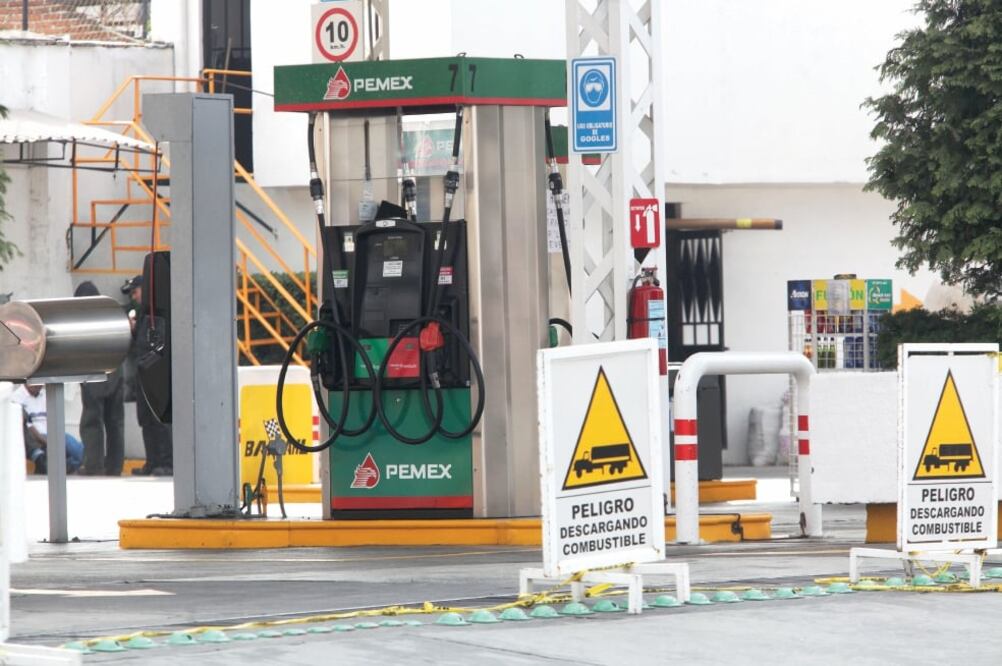 Actualmente se revisan las gasolinerías que venden más combustible del que compran a Pemex. Foto: JORGE ALVARADO. EL UNIVERSAL