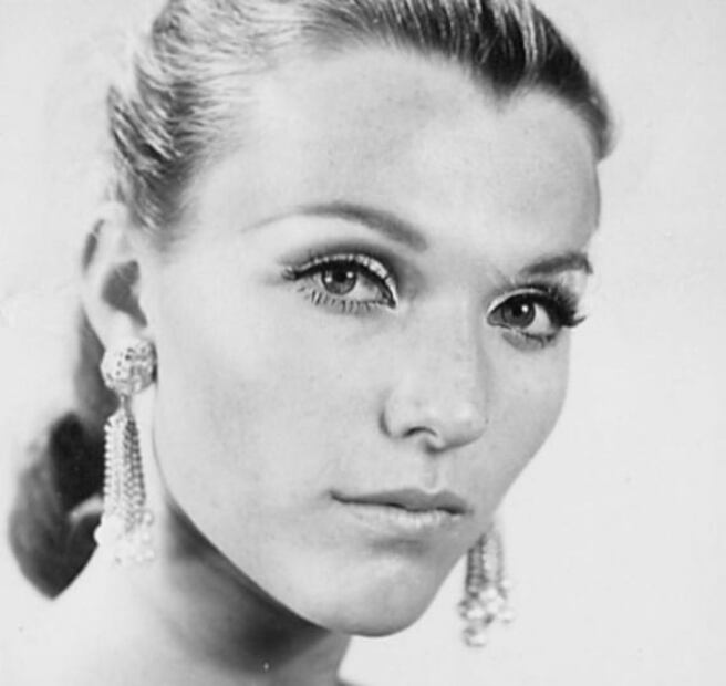 Ella es la Miss Sudáfrica y reina de belleza madre de Elon Musk