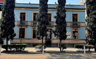 Comunidad literaria, indignada por la transformación de la Casa Ramón López Velarde en cabaret