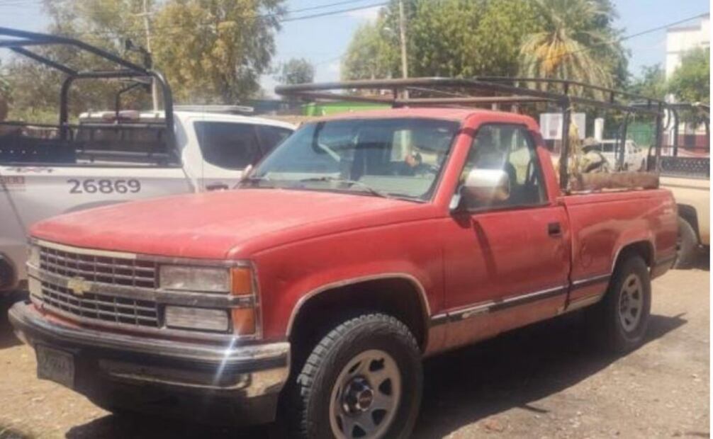 Se aseguró un vehículo tipo pick up, color rojo, de la marca Chevrolet.Foto: Epecial.