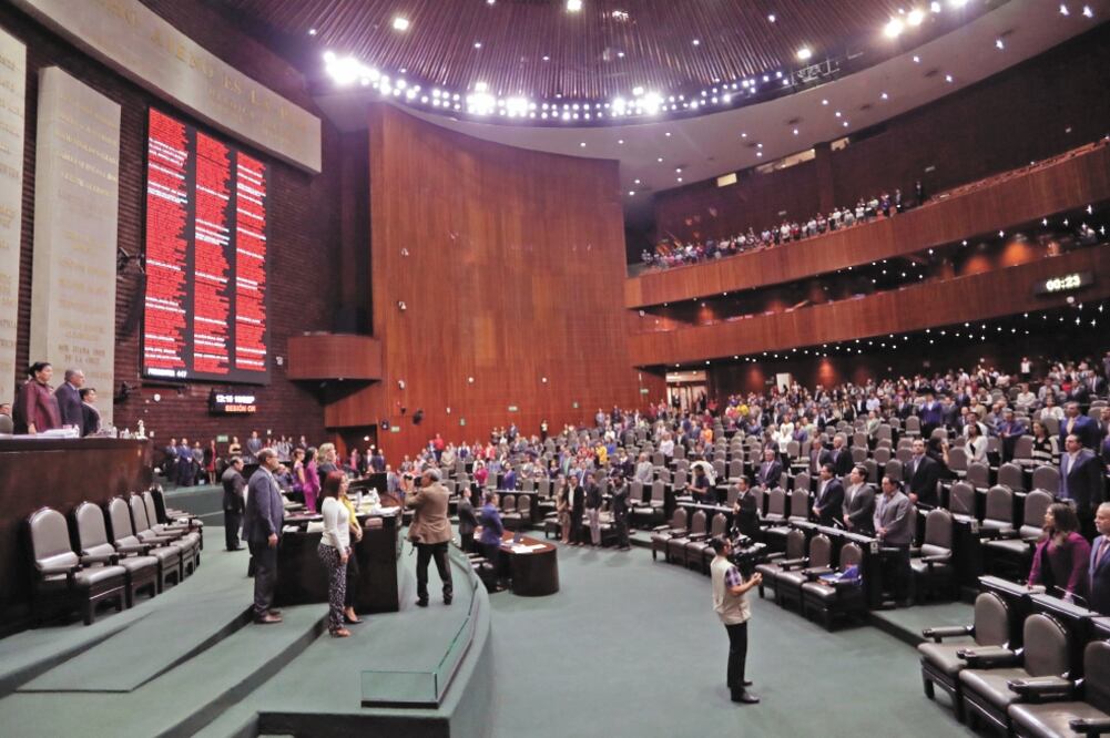 Las comisiones de Hacienda y Justicia distribuyeron el predictamen contra la compra-venta de facturas y se convocó para debatirlo, y en su caso aprobarlo, el lunes en comisiones y el martes en el pleno de San Lázaro. Foto: ARCHIVO EL UNIVERSAL