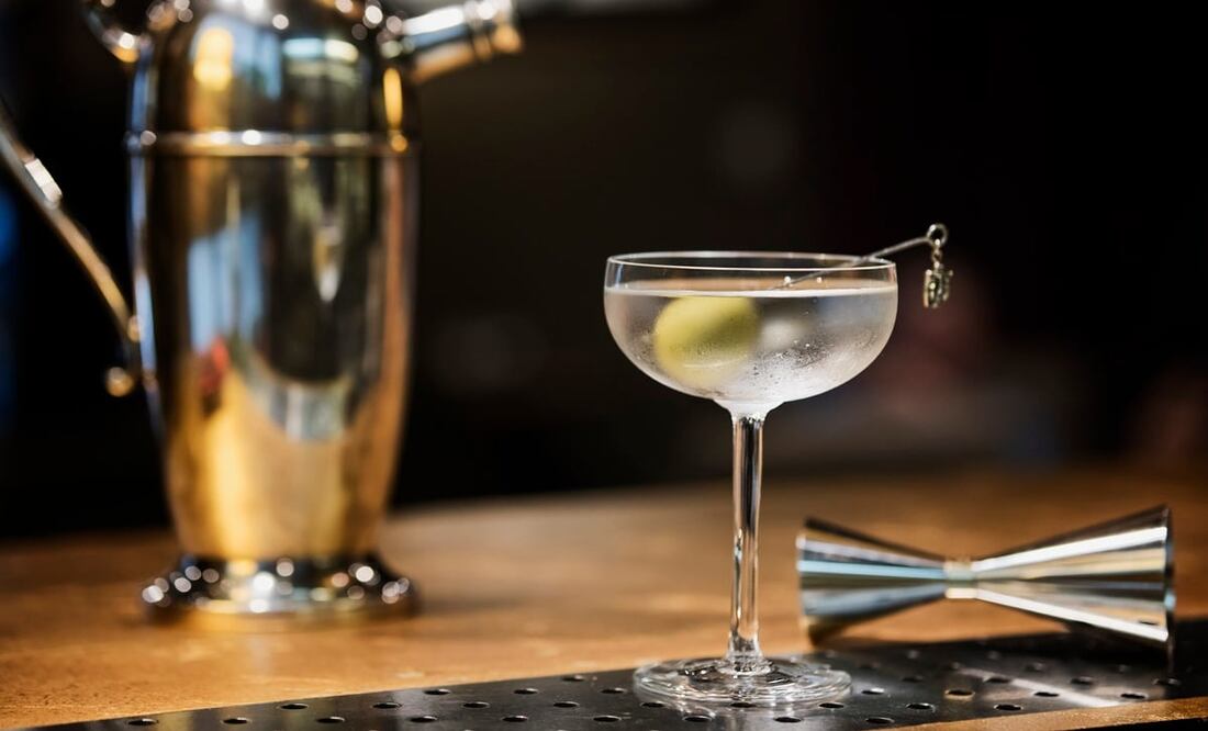 Si quieres convertirte en un mixólogo experto en casa, necesitas tener los utensilios adecuados./ Foto: Istockphoto.