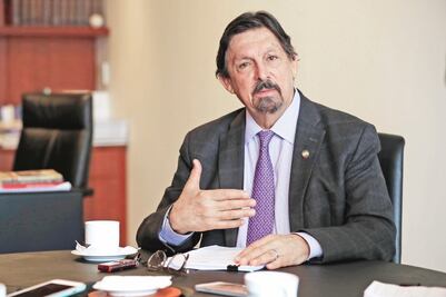 Y ahora, Napoleón Gómez Urrutia crea su propia central obrera