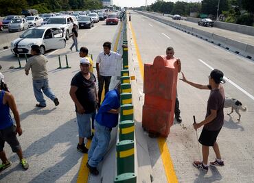 Reabren Paso Exprés tras 5 horas de bloqueo de vecinos