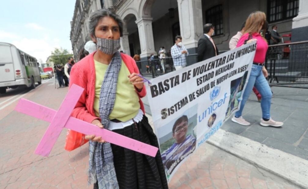 Protestan por incumplimiento de apoyos a hijos de víctimas de feminicidio en el Edomex
