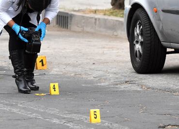 Joven se opone a asalto y balean a su novia en Azcapotzalco