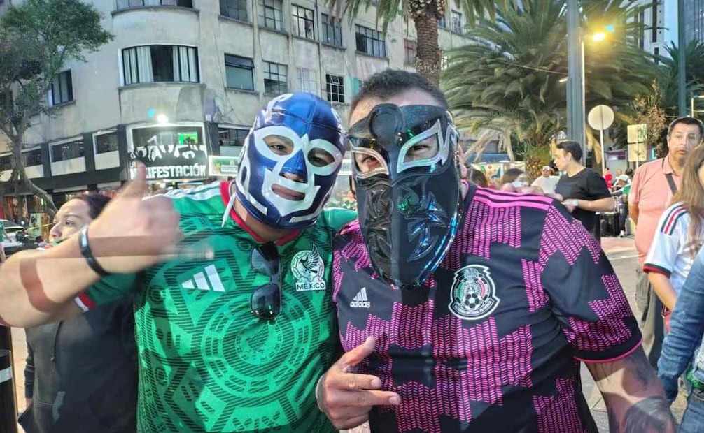 Aficionados señalaron que disfrutan asistir juntos a este tipo de eventos y compartir su afición por el futbol. Foto: Aranxta Meave / EL UNIVERSAL.