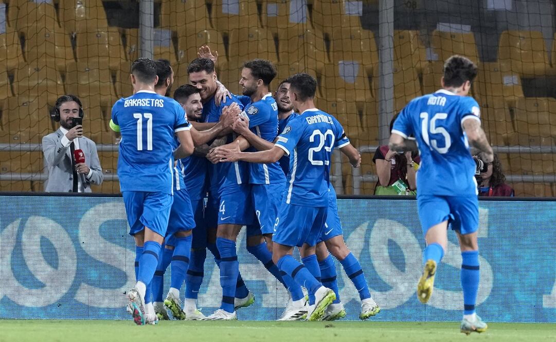 Grecia tras su triunfo en el Torneo de Clasificación para la Eurocopa - Foto: AP