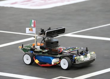 Triunfan jóvenes de Coahuila en rally de vehículos autónomos