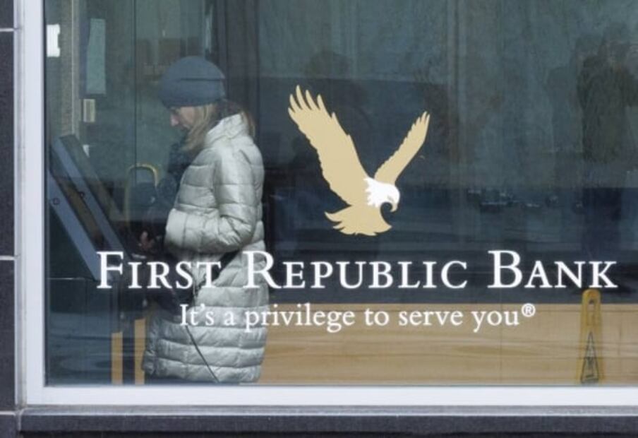 Superpeso tiene su peor semana en 9 meses; hay cautela por incertidumbre del sector bancario en EU