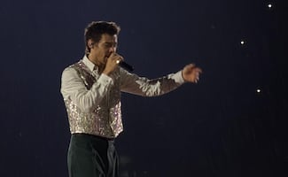 Harry Styles agradece 16 años de carrera; "esto buscaba, bailar con amigos y extraños"