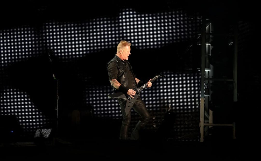 Entre recuerdos, evocaciones a la unidad entre las naciones y mucha música, la banda de “heavy metal” Metallica cimbró anoche el Foro Sol, donde hizo sonar con virtuosismo sus emblemáticos temas y también los de nueva manufactura.