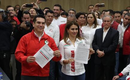 "Que se agarren los otros partidos", dice Alejandro Moreno al registrarse en el PRI