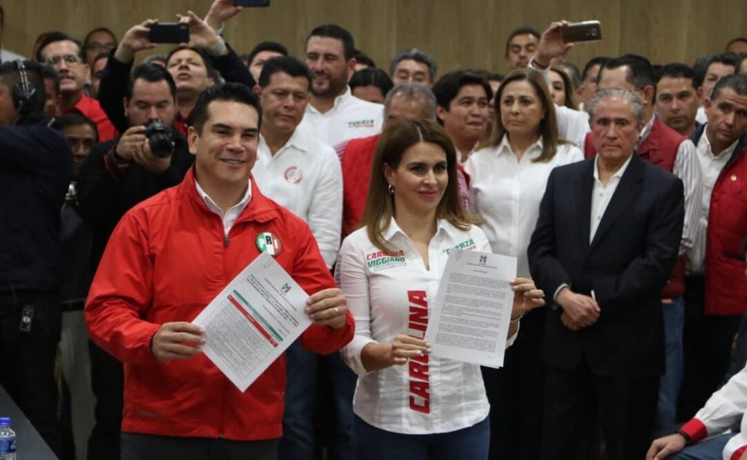 Alejandro Moreno y Carolina Viggiano, al momento de su registro en la sede nacional priista. Foto: Carlos Mejía/EL UNIVERSAL 