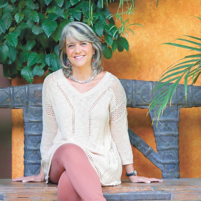 La columnista Adriana Malvido recibirá el reconocimiento el 8 de diciembre en el marco de la Feria Internacional del Libro de Guadalajara. IVÁN STEPHENS. EL UNIVERSAL