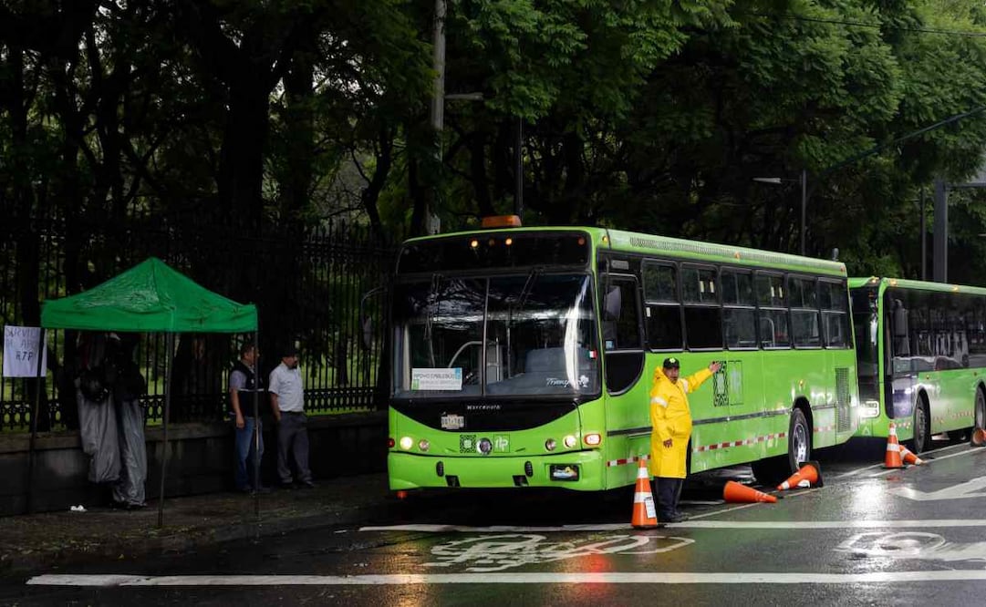 Son pocos los usuarios que se percatan del servicio de apoyo del RTP por el cierre de la Línea 3 del Cablebus / Foto: Hugo Salvador. EL UNIVERSAL