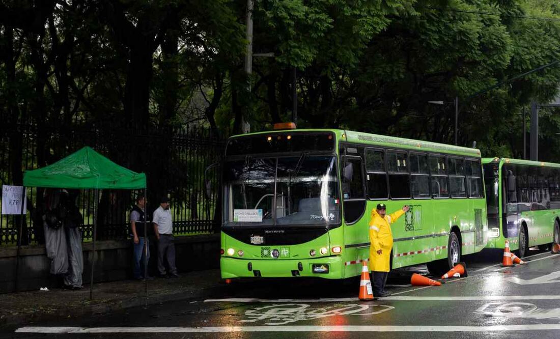 Son pocos los usuarios que se percatan del servicio de apoyo del RTP por el cierre de la Línea 3 del Cablebus / Foto: Hugo Salvador. EL UNIVERSAL