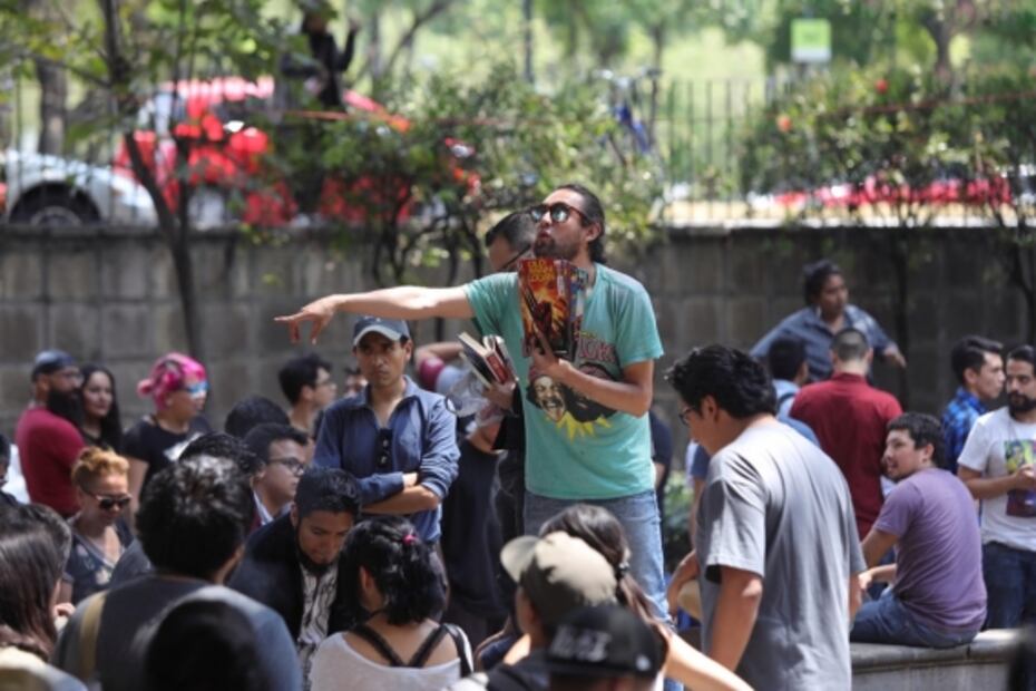 Subastan libros para recuperar espacios degradados en la CDMX