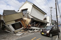 Cifra de muertos por terremoto en Japón sube a 13; aún hay personas atrapadas