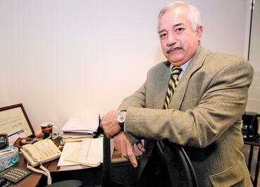 Cónsul es socio de despacho, revela Telemundo