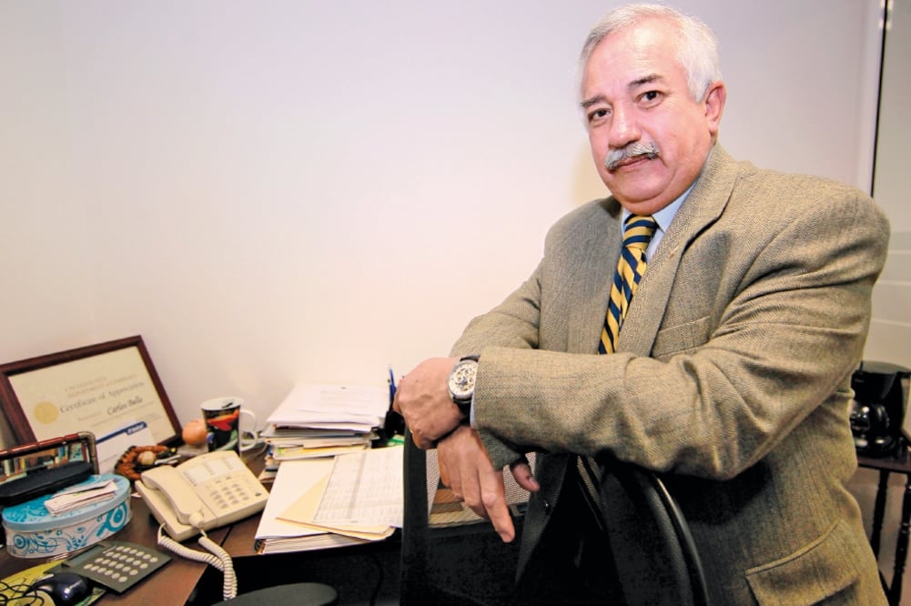 Carlos Bello Roch, cónsul general de México en Denver, Colorado, participa con 20% de las acciones del despacho de abogados de su hijo, de acuerdo con la cadena de televisión Telemundo (ARCHIVO EL UNIVERSAL)
