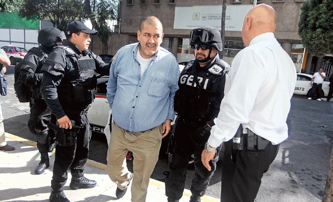 Tras el enfrentamiento frente a las oficinas del SME, hubo varios detenidos que fueron presentados en la Agencia 50 del Ministerio Público (FERNANDO RAMÍREZ. EL UNIVERSAL)