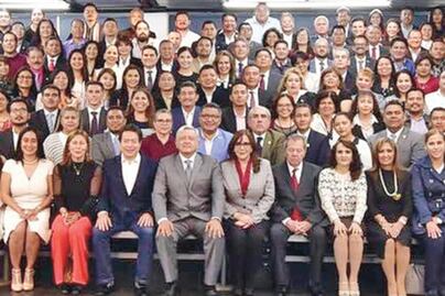 AMLO a Morena: no conviertan el Congreso en antro