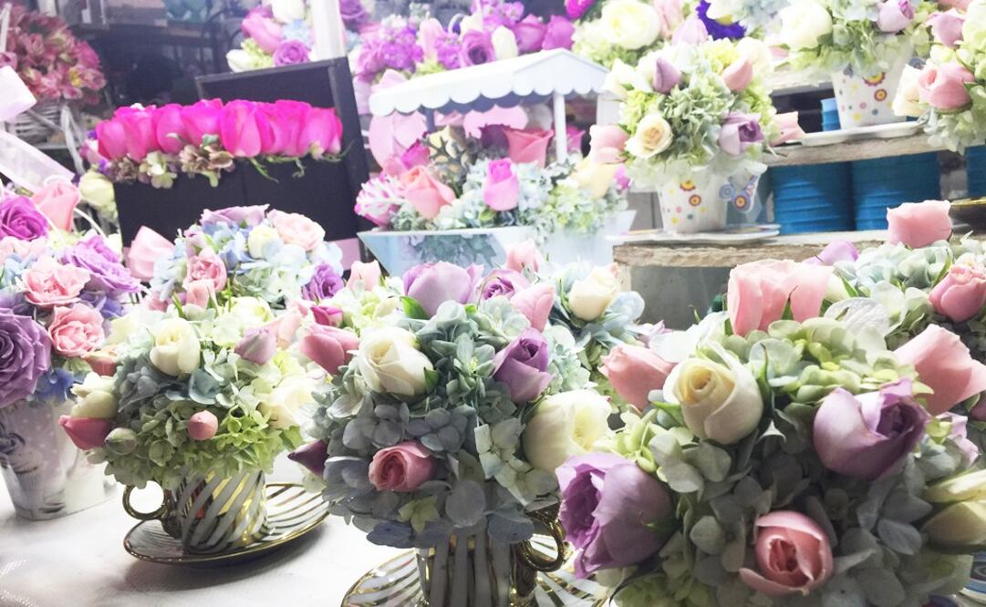 These small flower arrangements can be found at stall #136 at the Jamaica market - Photo: Sofia Danis/EL UNIVERSAL in English