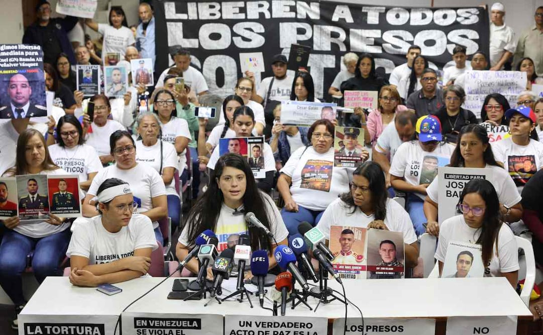 Familiares de presos políticos participan en una rueda de prensa sobre la Ley de Amnistía este lunes 23 de febrero. (24/02/26) Foto: EFE