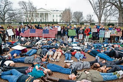 Casa Blanca busca bajar presión por control de armas