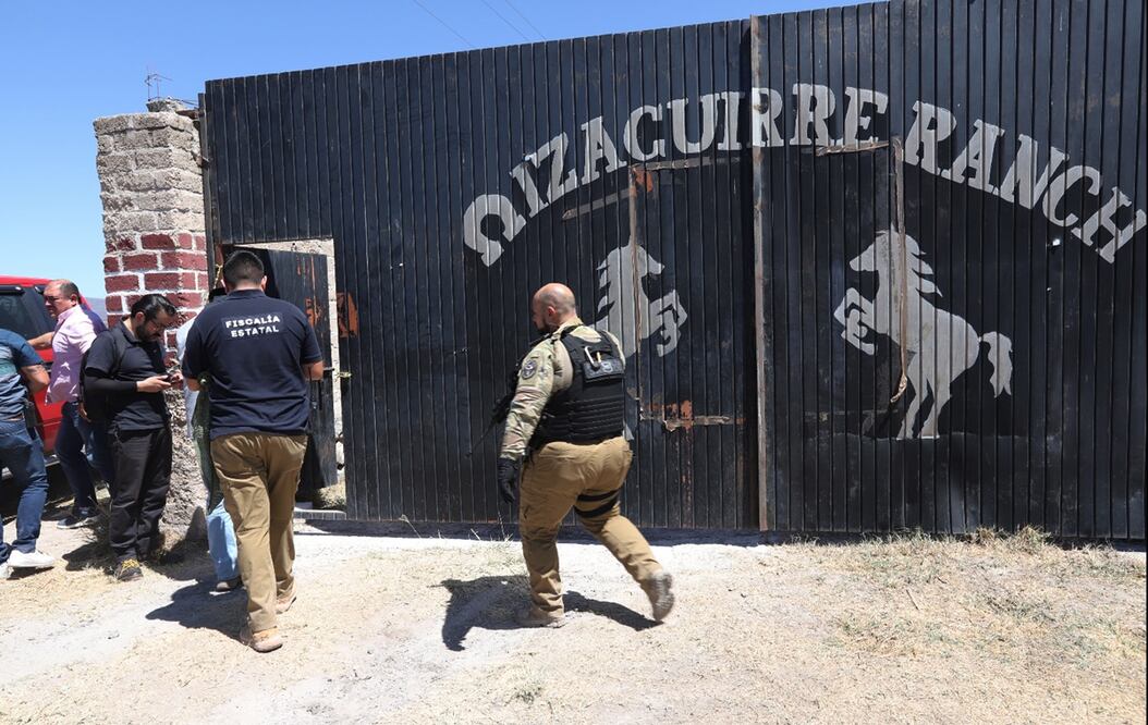 Hasta el momento hay mil 308 fotografías de artículos, entre calzado, pantalones, playeras, shorts, mochilas, maletas de viaje, cobijas, cobertores y almohadas. Foto: Fiscalía de Jalisco/Archivo