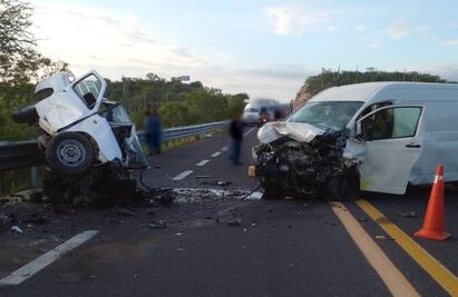 Choque frontal deja 3 muertos en autopista Cuacnopalan-Oaxaca; bebé de meses de nacido entre víctimas