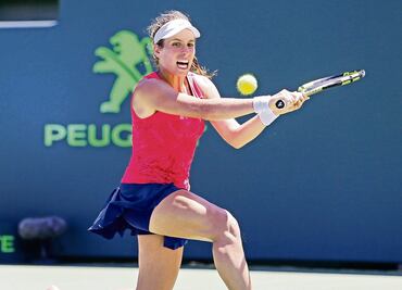 Konta se cita con Venus Williams