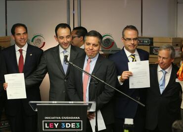 Entregan al Senado 291 mil firmas de la iniciativa "3 de 3"