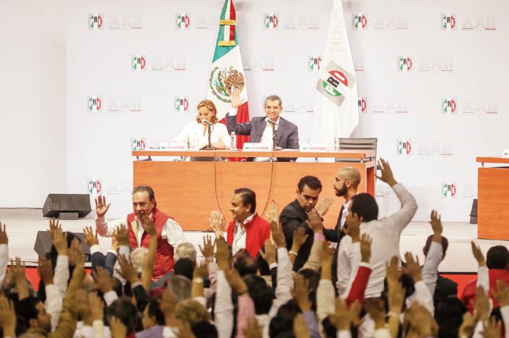Aspecto de la 22 asamblea del PRI, evento en el cual se realizaron las reformas al artículo 212 de sus estatutos, en las que prohibió en sus filas "el chapulineo". (ARCHIVO EL UNIVERSAL)