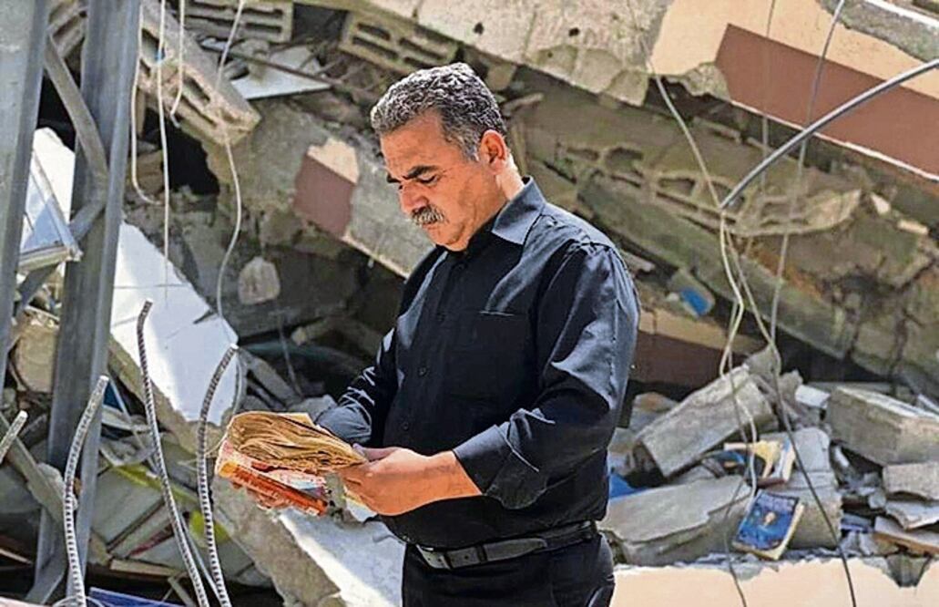 Samir Mansour, ganador del Premio Prix Voltaire 2024, mantuvo una librería en Gaza a pesar de la guerra./International Publishers Association